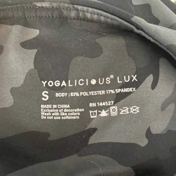 Yogalicious Lux Gray Camo Print Cropped Workout Leggings Size Small - Picture 3 of 7